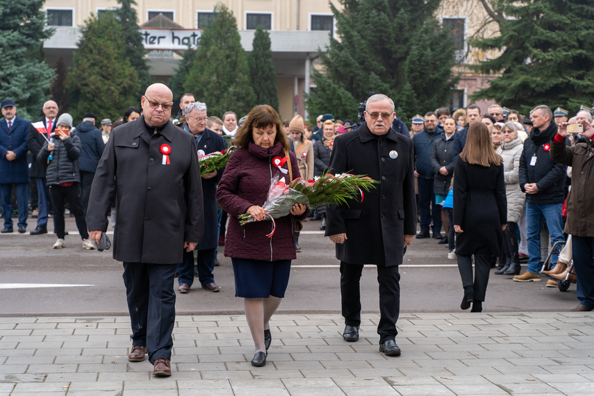 Elblążanie uczcili 105. rocznicę odzyskania niepodległości zdjęcie nr 296051