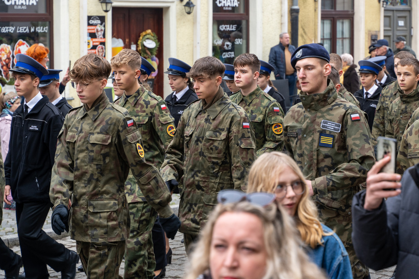 Elblążanie uczcili 105. rocznicę odzyskania niepodległości zdjęcie nr 296002