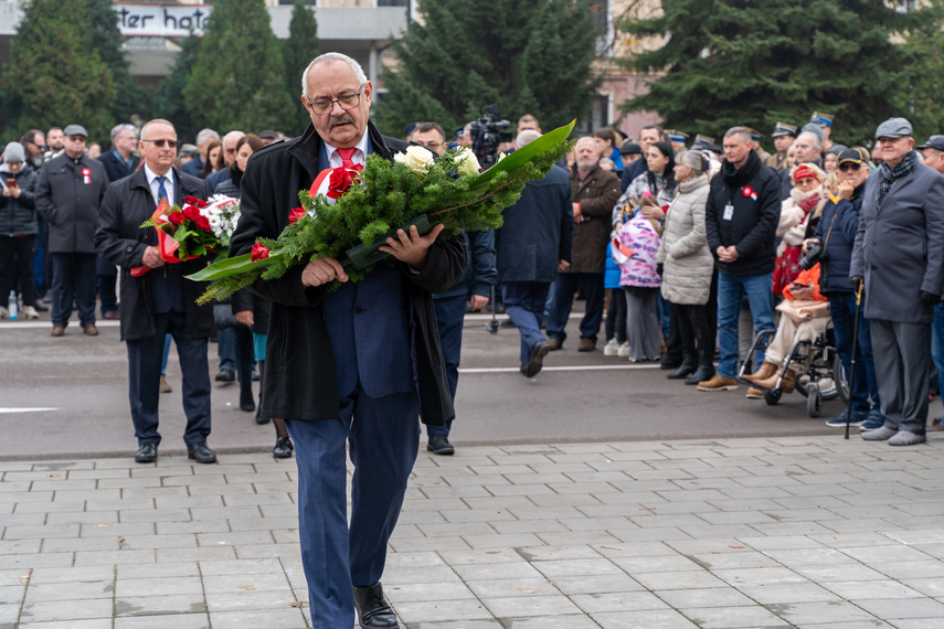 Elblążanie uczcili 105. rocznicę odzyskania niepodległości zdjęcie nr 296045