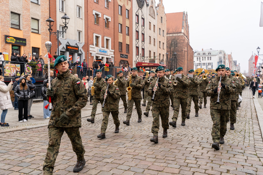 Elblążanie uczcili 105. rocznicę odzyskania niepodległości zdjęcie nr 295993