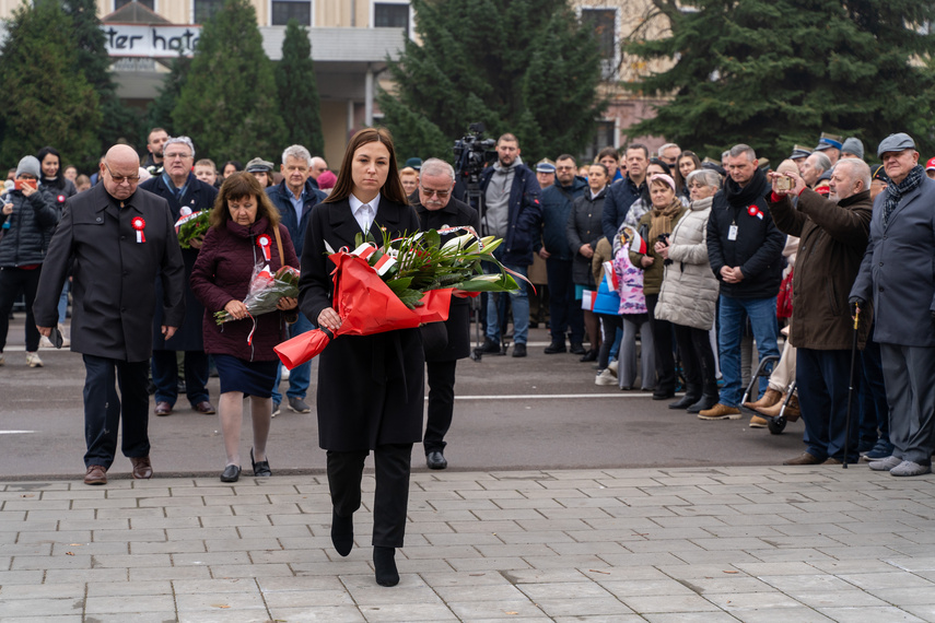 Elblążanie uczcili 105. rocznicę odzyskania niepodległości zdjęcie nr 296050