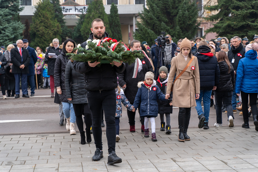 Elblążanie uczcili 105. rocznicę odzyskania niepodległości zdjęcie nr 296055