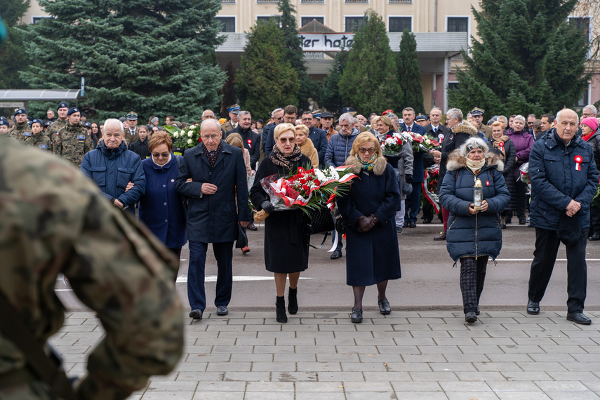 Elblążanie uczcili 105. rocznicę odzyskania niepodległości zdjęcie nr 296027