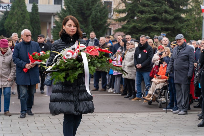 Elblążanie uczcili 105. rocznicę odzyskania niepodległości zdjęcie nr 296047