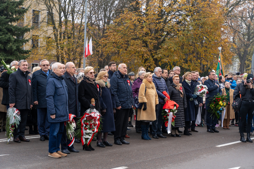 Elblążanie uczcili 105. rocznicę odzyskania niepodległości zdjęcie nr 296013