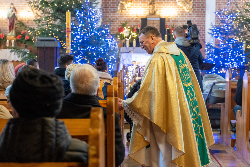 Parafianie dają, ksiądz zbiera, ale dziś na WOŚP zdjęcie nr 300930