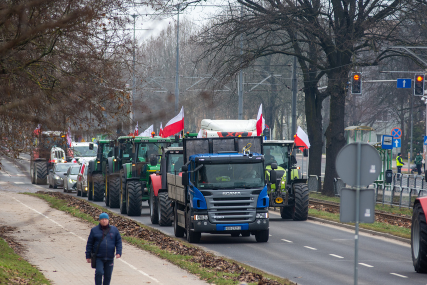 "Potrzebujemy konkretnych rozwiązań". Rolnicy protestowali na ulicach Elbląga zdjęcie nr 301580