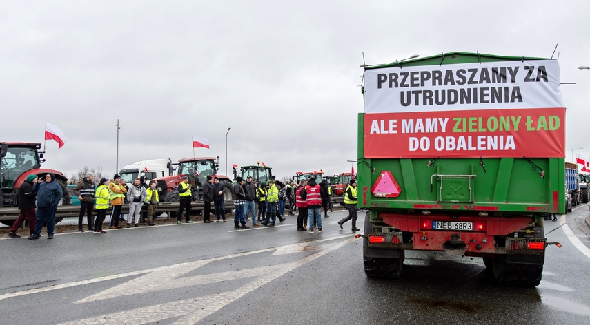Protest rolników w Elblągu. "Sprowadzanie towarów z Ukrainy nas rujnuje" zdjęcie nr 302488