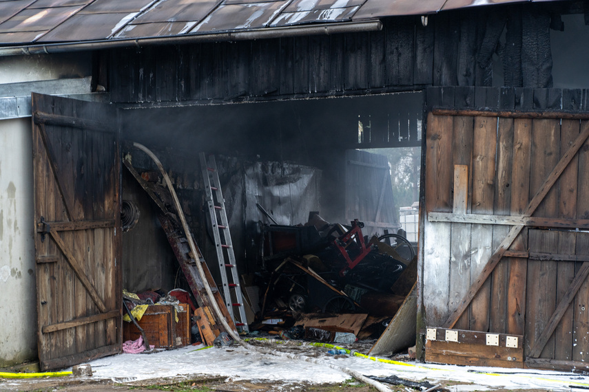 Spłonęła stodoła zdjęcie nr 303517