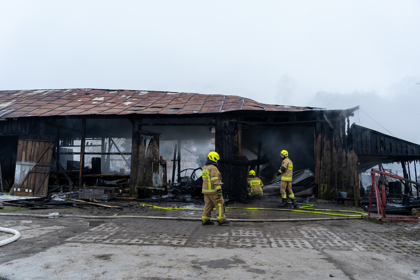 Spłonęła stodoła zdjęcie nr 303520