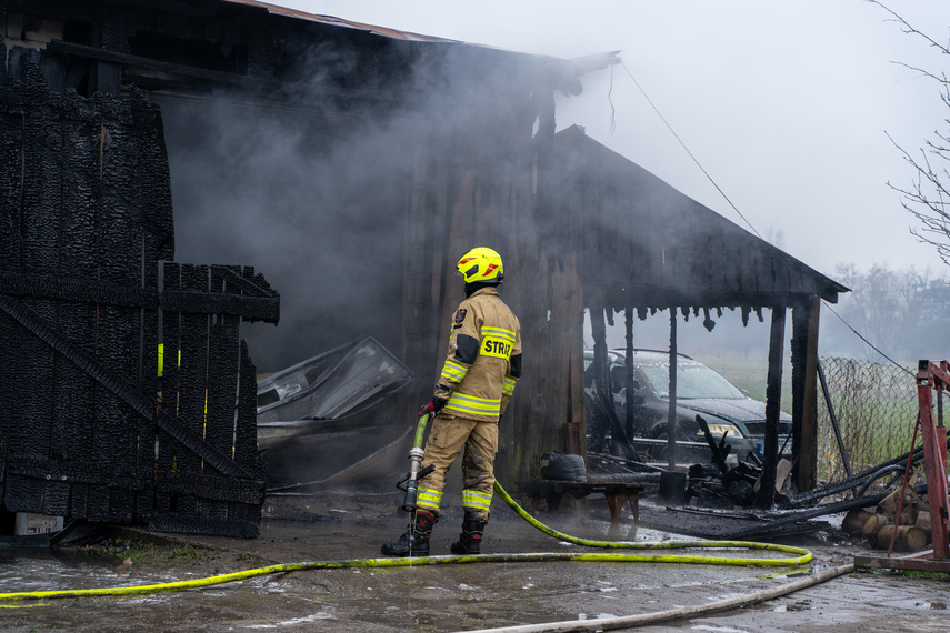 Spłonęła stodoła zdjęcie nr 303519