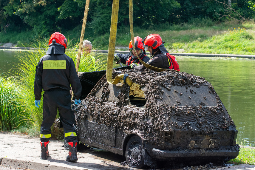  Dwa fiaty z rzeki Elbląg zdjęcie nr 312995