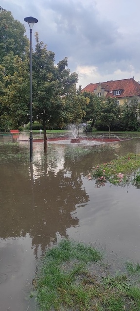 Elbląg Ulice zamieniły się w potoki