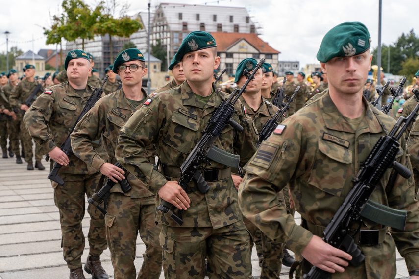 „Od dziecka marzył, by być w wojsku”. Przysięgali na bulwarze zdjęcie nr 313287