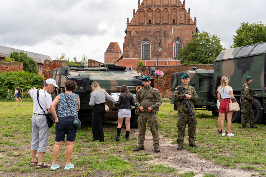 „Od dziecka marzył, by być w wojsku”. Przysięgali na bulwarze zdjęcie nr 313298