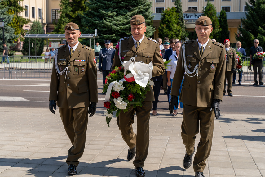 „Krwawy marsz zatrzymany pod Warszawą“ zdjęcie nr 313575