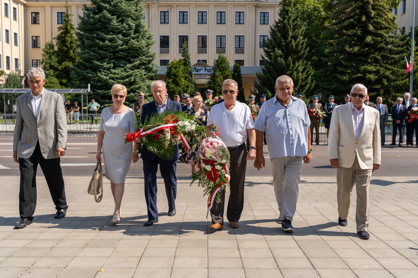 To się ogląda „Krwawy marsz zatrzymany pod Warszawą“