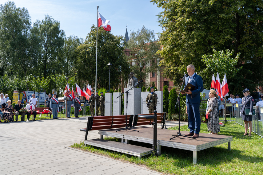 „Krwawy marsz zatrzymany pod Warszawą“ zdjęcie nr 313552