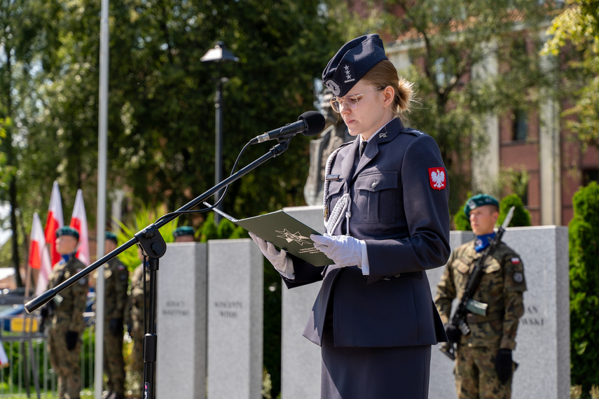 „Krwawy marsz zatrzymany pod Warszawą“ zdjęcie nr 313564