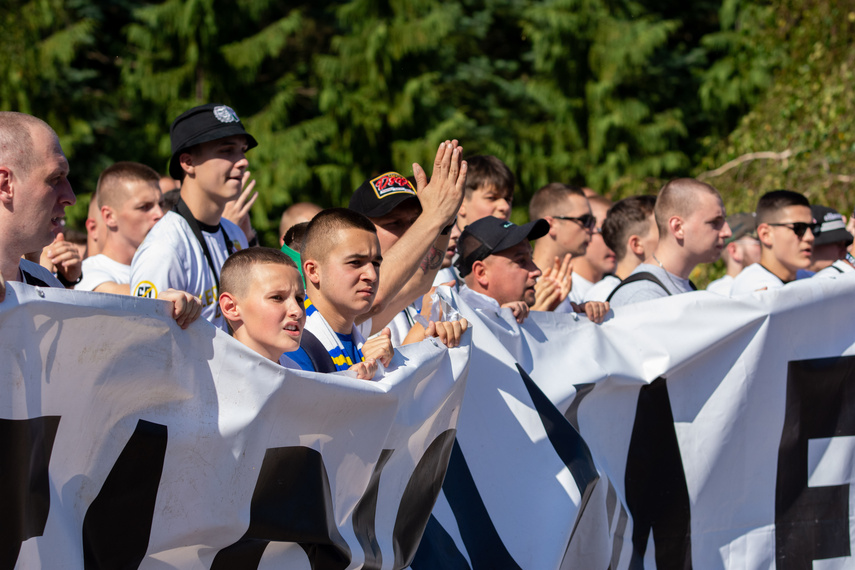 Kibice przemaszerowali przez miasto  zdjęcie nr 314815