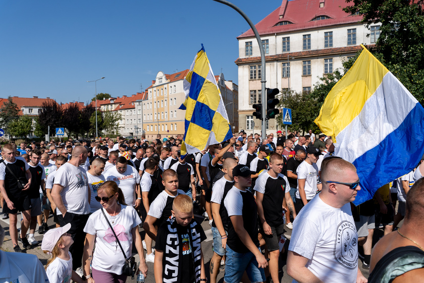 Kibice przemaszerowali przez miasto  zdjęcie nr 314801