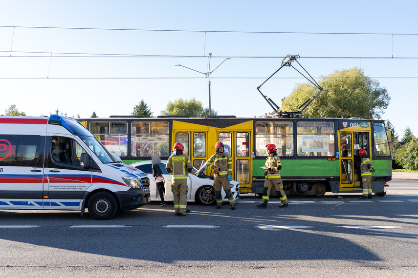 Elbląg Zderzenie z tramwajem. Dwie osoby w szpitalu