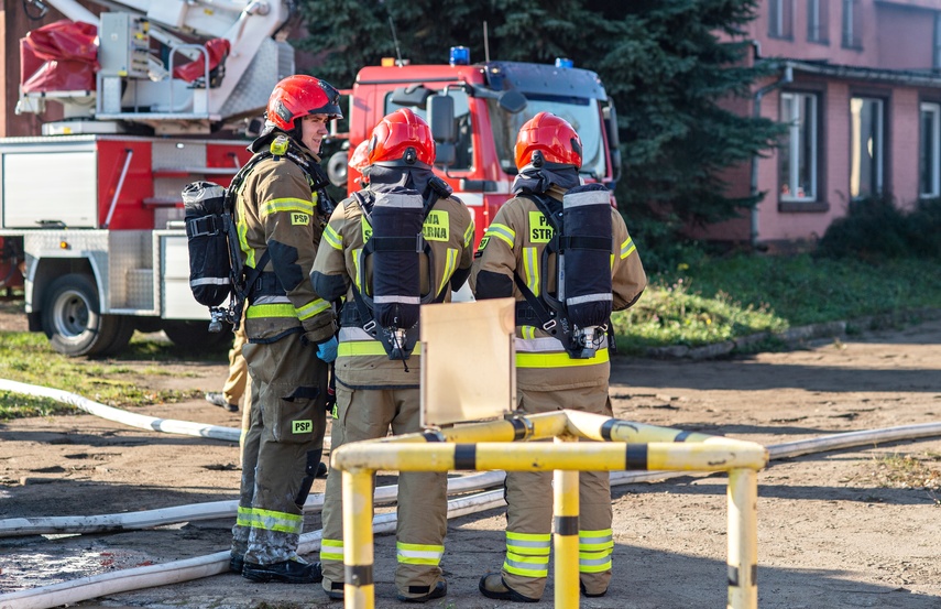 Pożar na terenie starej odlewni zdjęcie nr 317844