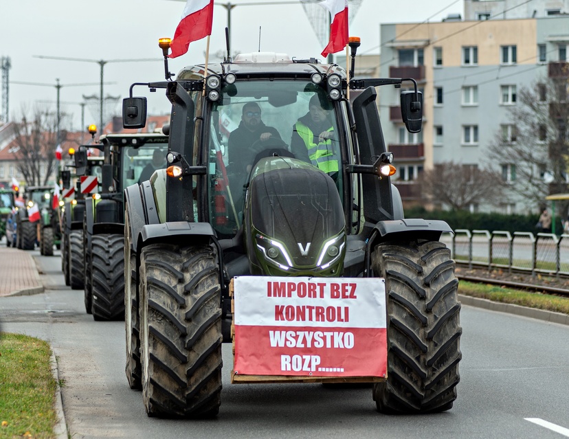 Elbląg Rolnicy protestowali w Elblągu. „Żywność spoza UE jest nafaszerowana pestycydami”