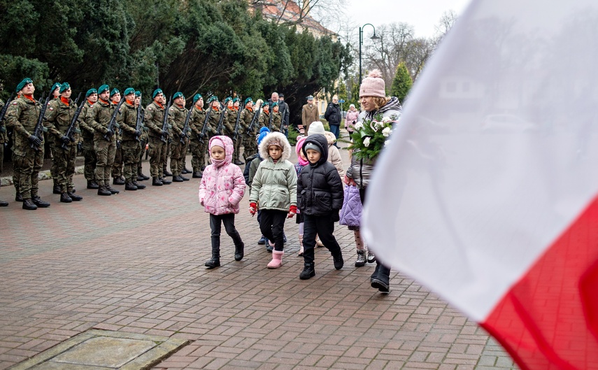 Elbląg pamięta o ofiarach Grudnia 70 zdjęcie nr 321387