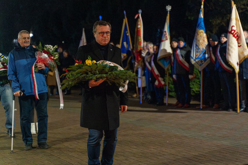 Związkowcy pamiętają o ofiarach Grudnia 70 zdjęcie nr 321442