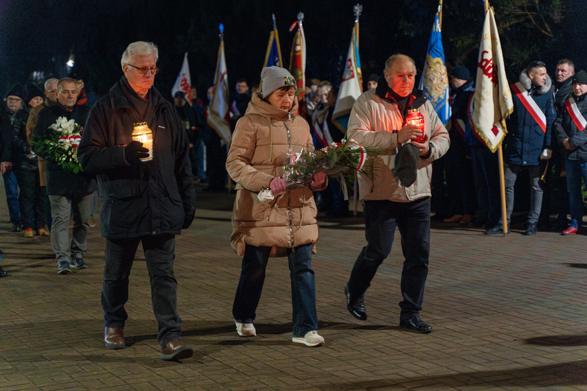 Związkowcy pamiętają o ofiarach Grudnia 70 zdjęcie nr 321436