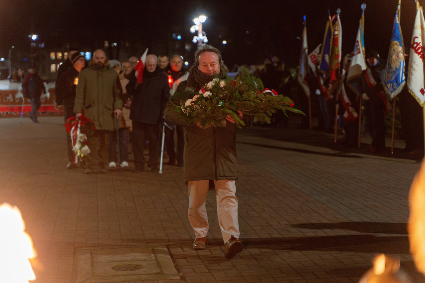 Związkowcy pamiętają o ofiarach Grudnia 70 zdjęcie nr 321434