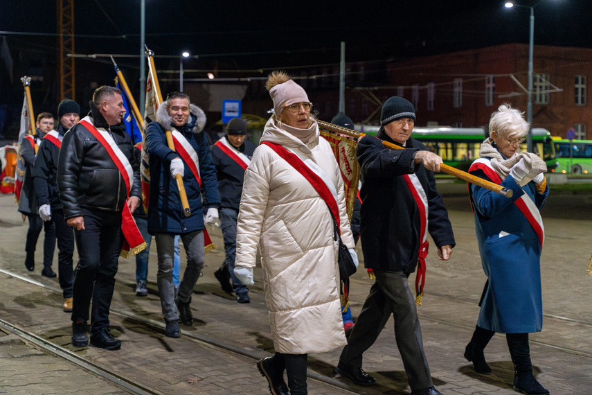 Związkowcy pamiętają o ofiarach Grudnia 70 zdjęcie nr 321407