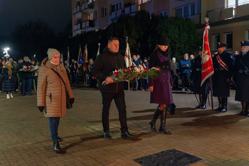 Związkowcy pamiętają o ofiarach Grudnia 70 zdjęcie nr 321432