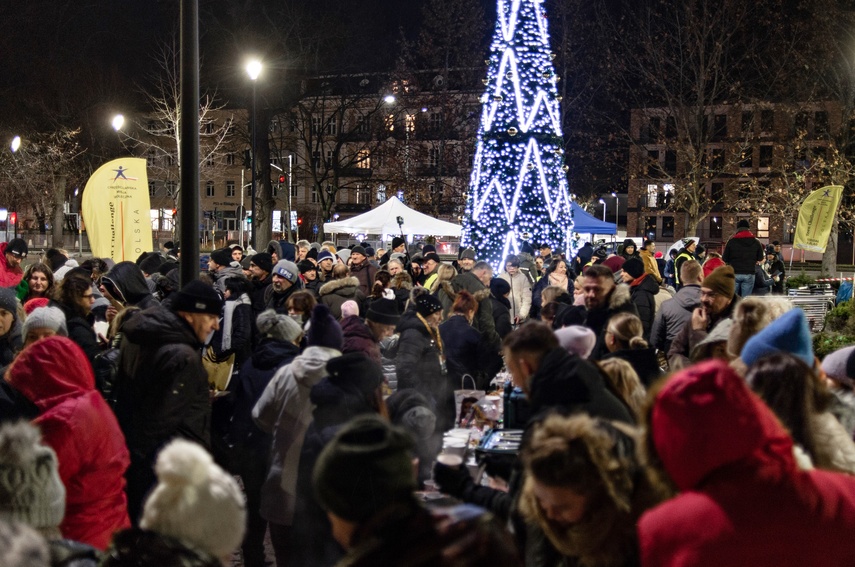 Wigilijny piątek na Placu Dworcowym zdjęcie nr 321540