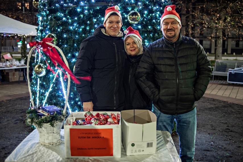 Wigilijny piątek na Placu Dworcowym zdjęcie nr 321518