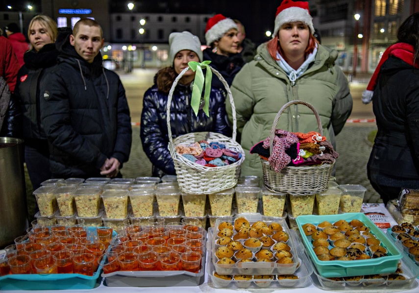 Wigilijny piątek na Placu Dworcowym zdjęcie nr 321514