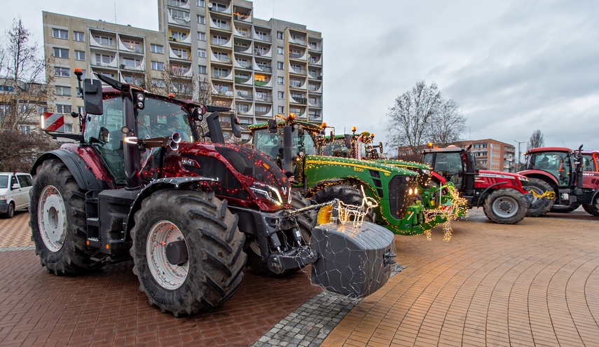 Gorący bigos, jemioła i życzenia od rolników zdjęcie nr 321601