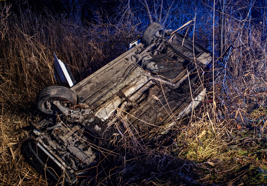 Dachował po policyjnym pościgu zdjęcie nr 321704