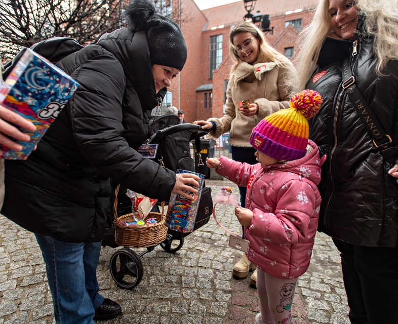 "Wyjść na zewnątrz i pokazać, na co nas stać". Trwa WOŚP w Elblągu zdjęcie nr 324304