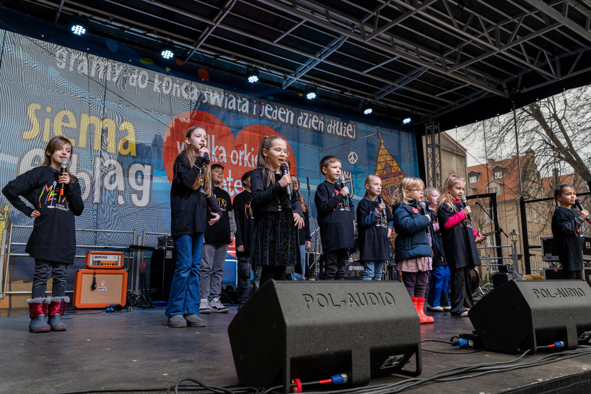 "Wyjść na zewnątrz i pokazać, na co nas stać". Trwa WOŚP w Elblągu zdjęcie nr 324313