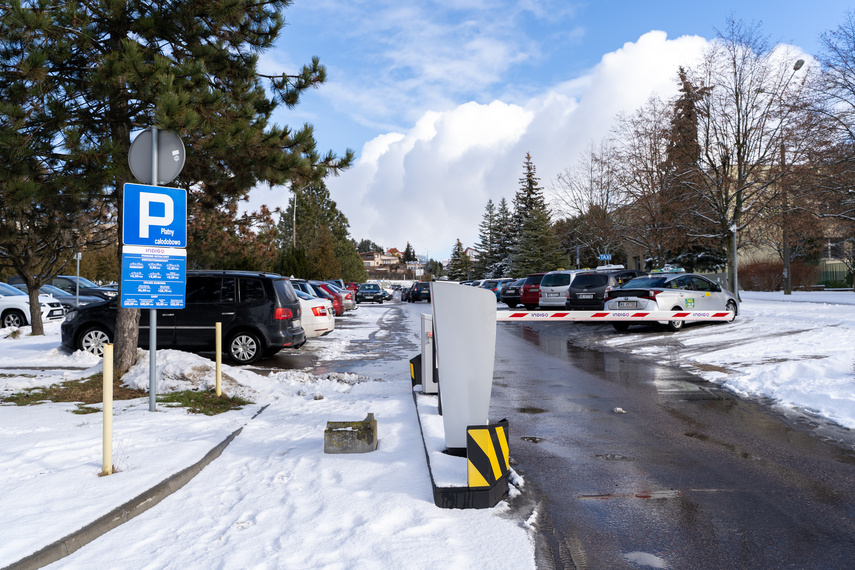 Czytelnik: Szpitalny parking jest za mały zdjęcie nr 325801