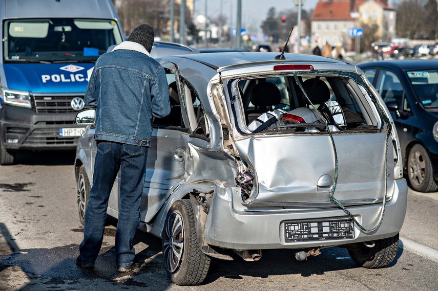 To się ogląda Zderzenie na rondzie