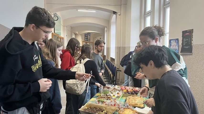 Mieli dość teorii – uczniowie I LO przeszli do działania zdjęcie nr 326510