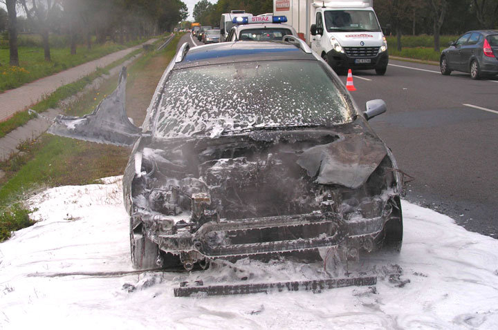 Peugeot spłonął na "siódemce" zdjęcie nr 48937