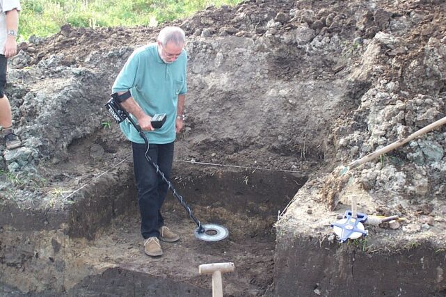 Marek Jagodziński, odkrywca osady, a zarazem kierownik Pracowni Archeologii Pradziejowej i Wczesnośredniowiecznej