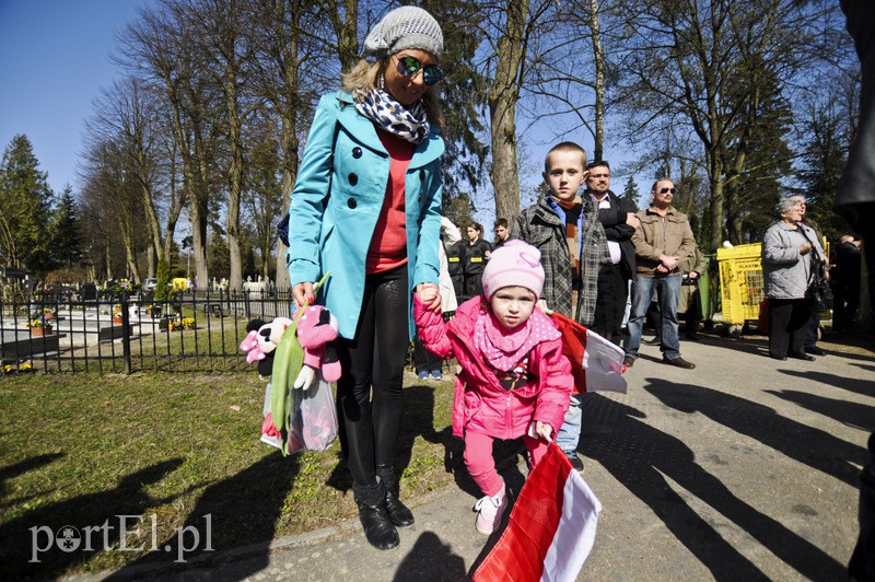 Tak Elbląg uczcił pamięć ofiar Smoleńska zdjęcie nr 103777