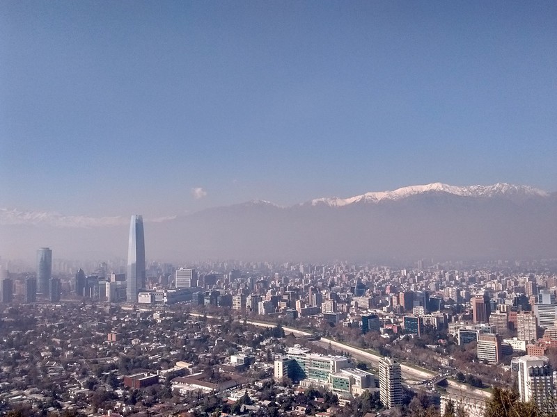 Widok na Santiago ze wzgórza San Cristobal.