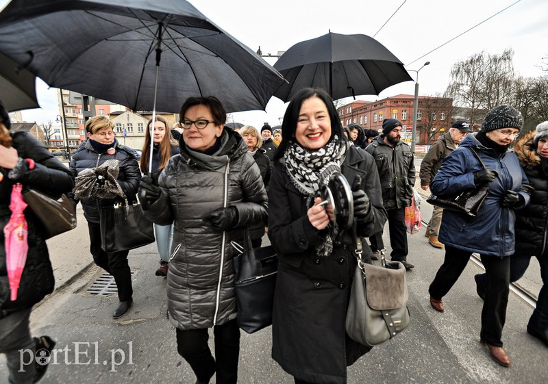 Nikt nam nie będzie układał życia zdjęcie nr 147300