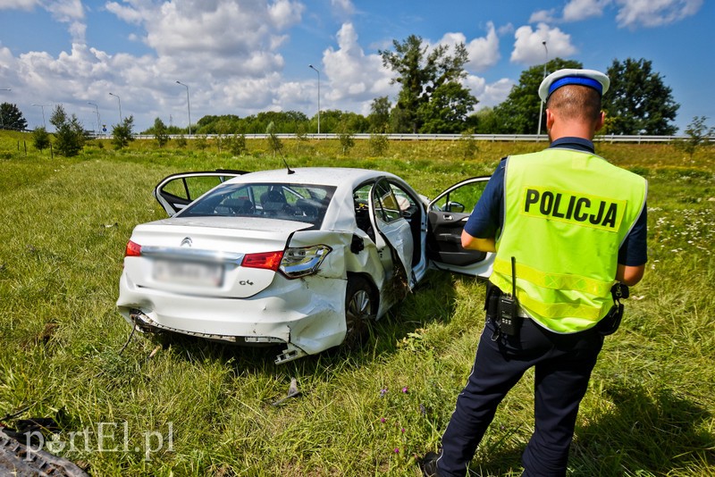 Wypadł z obwodnicy i przeleciał około 30 m zdjęcie nr 207506